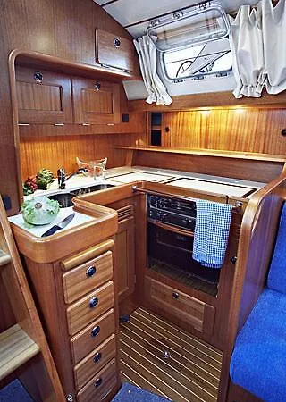 Sailhouse Hotel en barco Bari